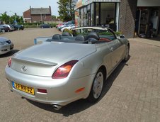 Lexus SC430 cu 491.402 km in bord