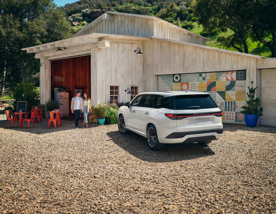 Lexus TX - Galerie foto