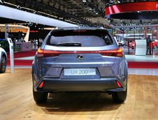 Lexus UX la Paris