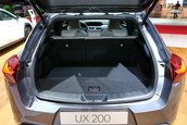 Lexus UX la Paris
