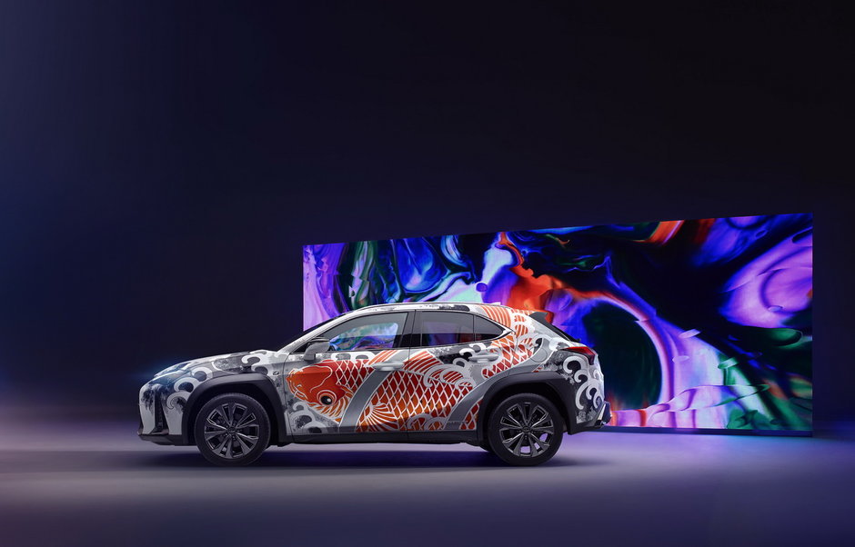 Lexus UX tatuat