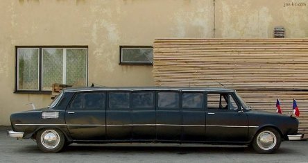 Limuzina Skoda il asteapta pe Borat