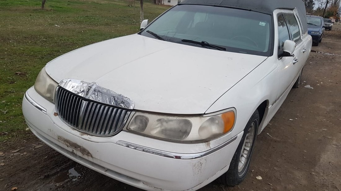 Lincoln town car 100 2000