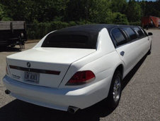 Lincoln Town Car transformat in BMW Seria 7