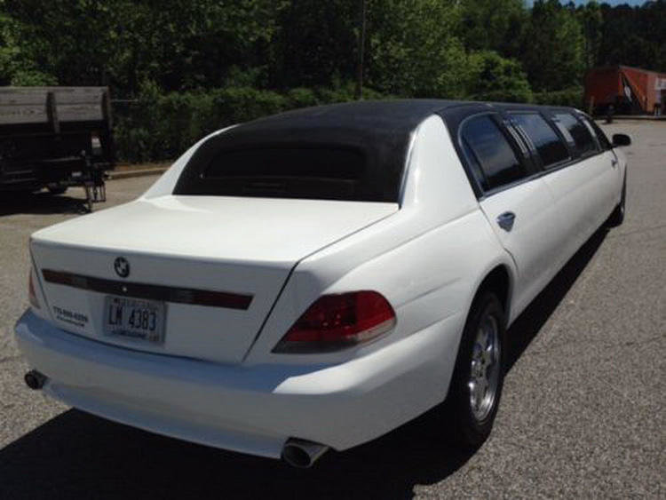 Lincoln Town Car transformat in BMW Seria 7