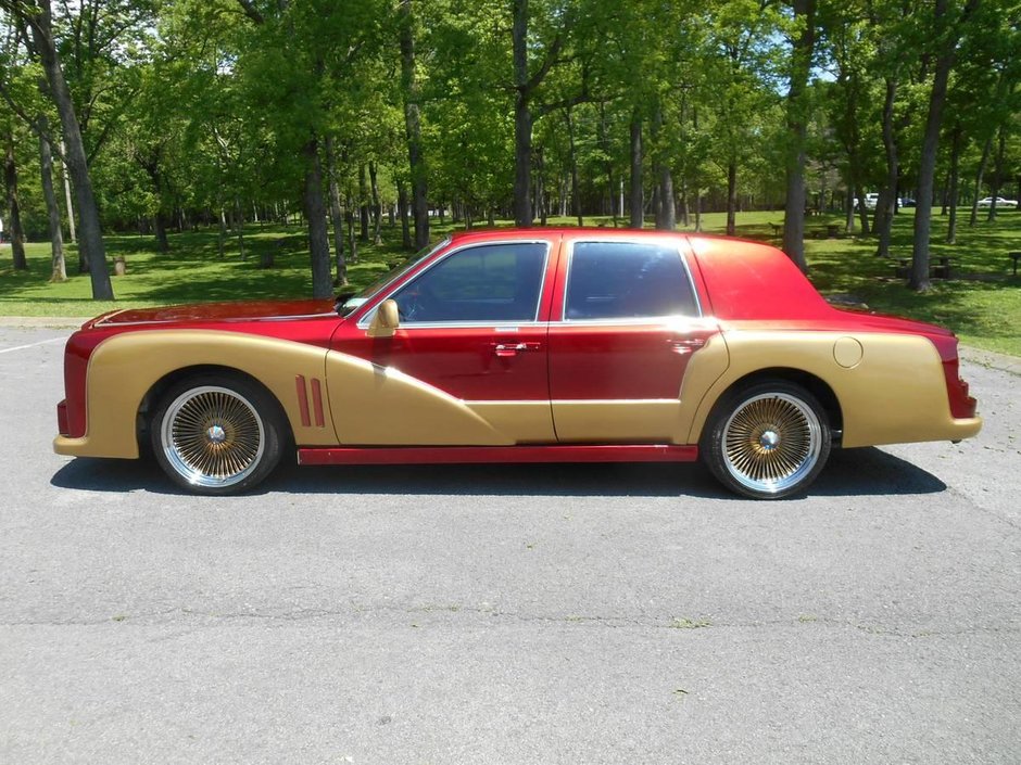 Lincoln Town Car transformat in Rolls-Royce Phantom