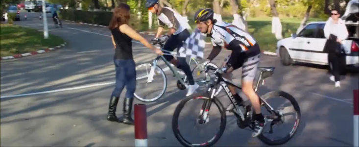 Liniute intre biciclete pe 'pista' de la Politehnica Liniute intre biciclete pe 'pista' de la Politehnica