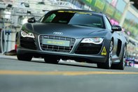 Livrare speciala de la Audi: R8 e-tron la 24 Hours of Le Mans