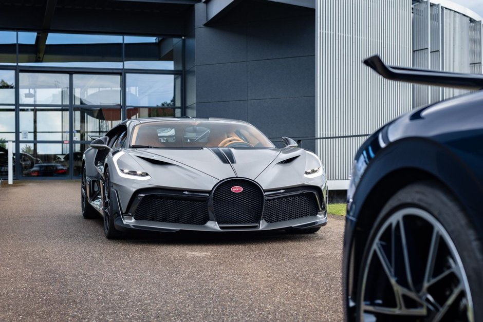 Livrari Bugatti Divo