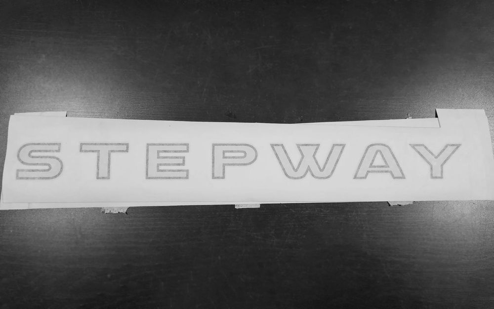 Logo Sticker usa dreapta Dacia Sandero 2 Stepway 2013-2020 NOU OE
