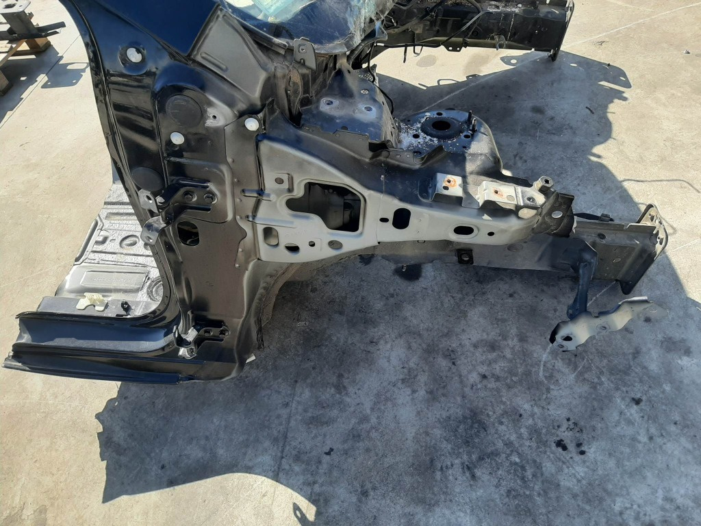 Lonjeron cu semi aripa dreapta mazda 2 de