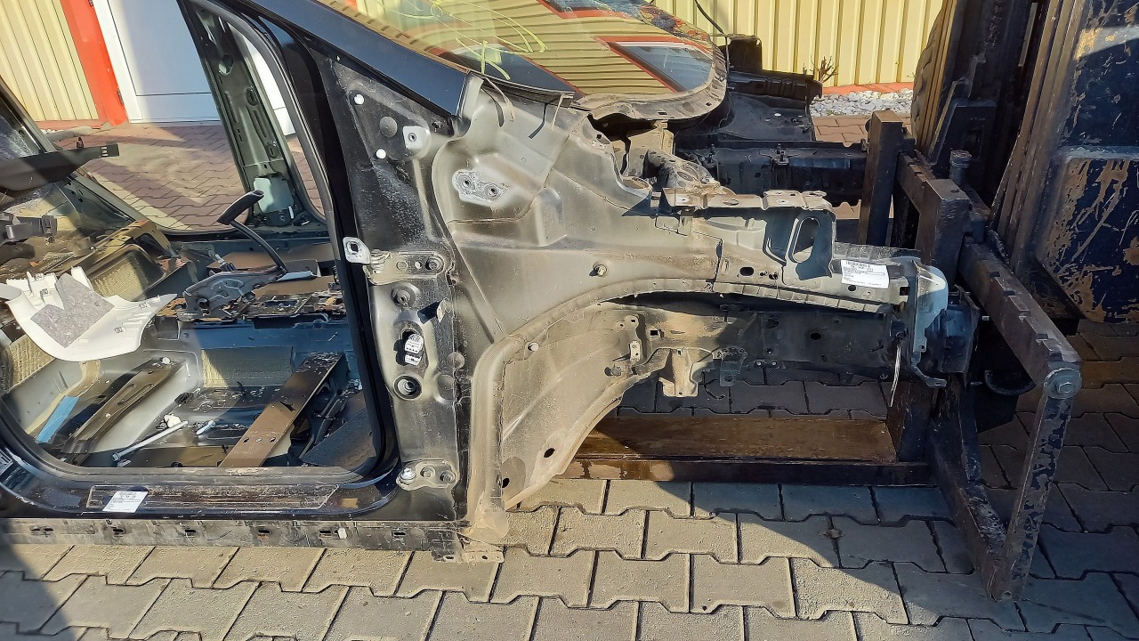 LONJERON DREAPTA FORD KUGA - - (2012 2019)