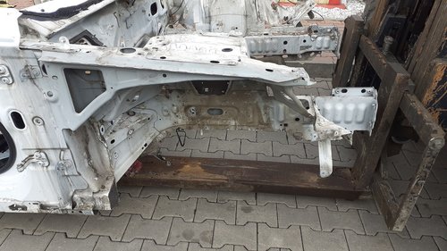 LONJERON DREAPTA JAGUAR XF - - (2007 2011)