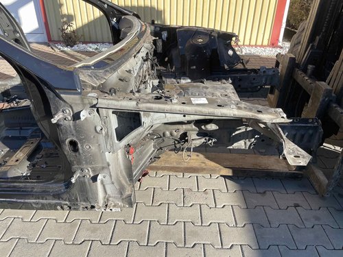 LONJERON DREAPTA JAGUAR XF - - (2011 2015)