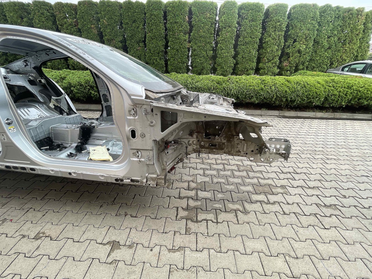 LONJERON DREAPTA JAGUAR XF XF - - (2007 2011)