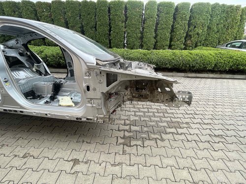 LONJERON DREAPTA JAGUAR XF XF - - (2007 2011)