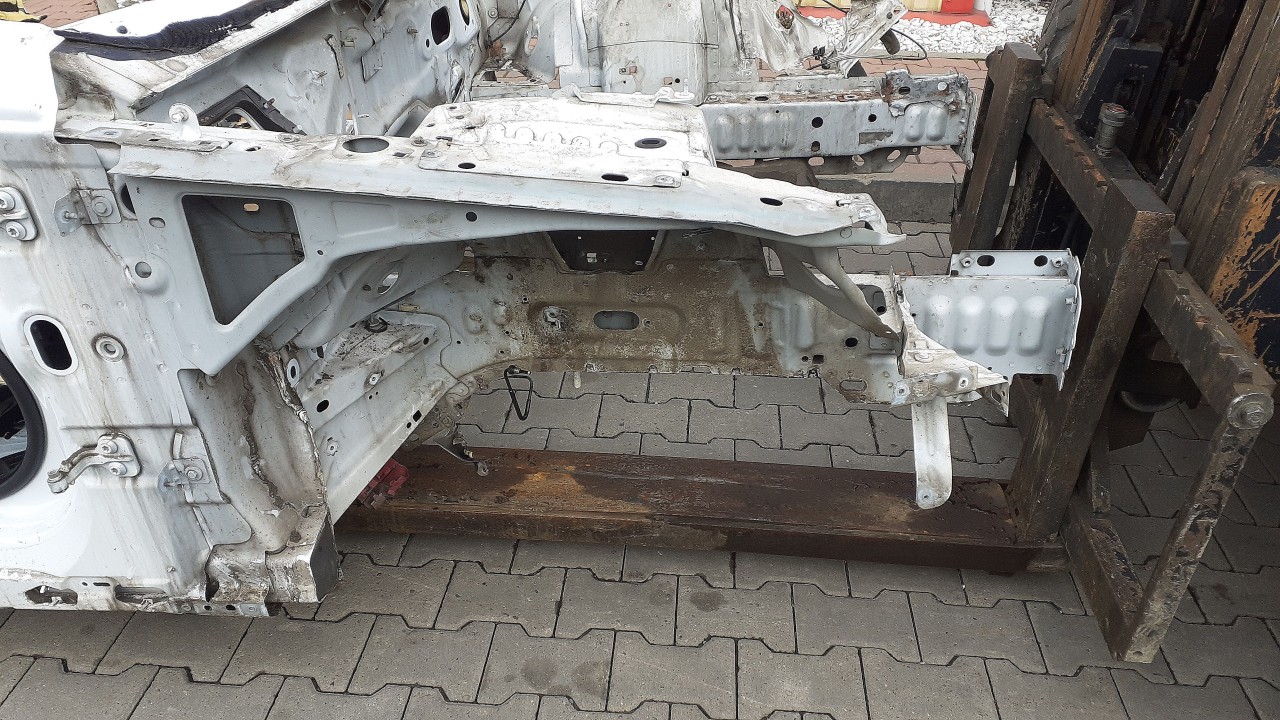 LONJERON DREAPTA JAGUAR XF XF - - (2007 2011)