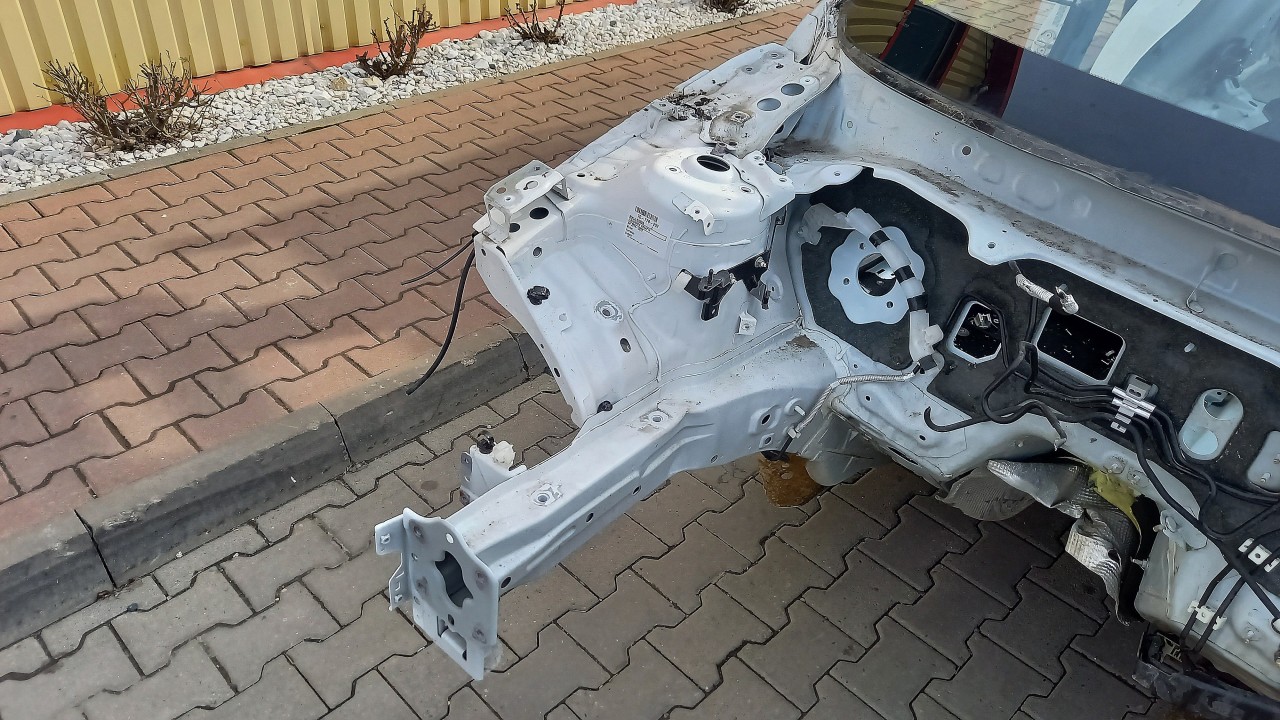 LONJERON DREAPTA MAZDA 2 2 - - (2014 2019)