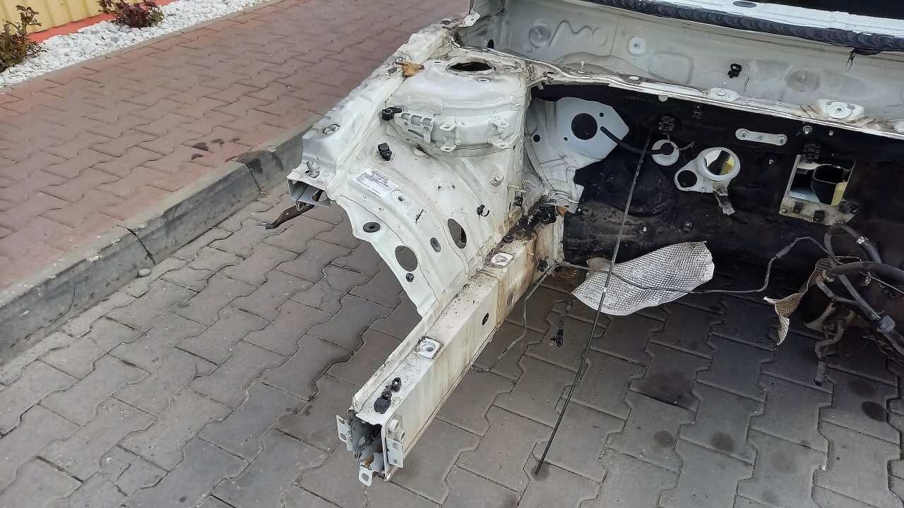 LONJERON DREAPTA MERCEDES B-CLASS - - (2011 2018)