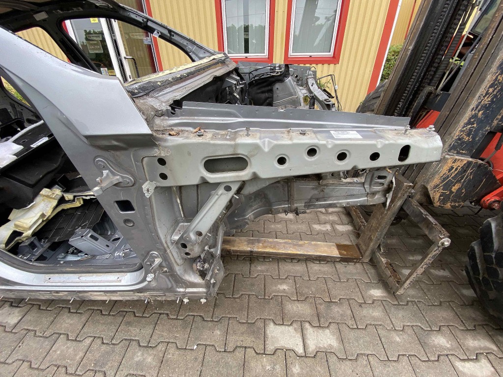 LONJERON DREAPTA MERCEDES ML - - (2012 2019)