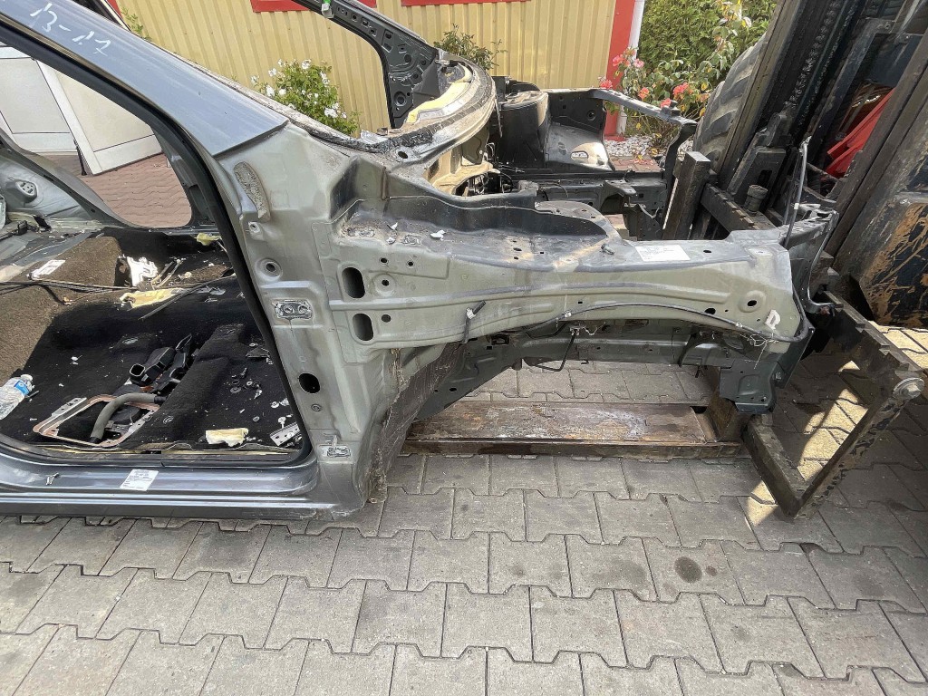 LONJERON DREAPTA NISSAN QASHQAI - - (2013 2017)