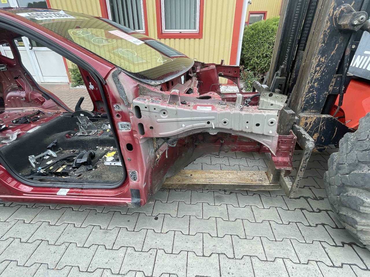 LONJERON DREAPTA NISSAN QASHQAI QASHQAI - - (2010 2014)