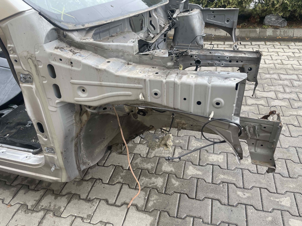 LONJERON DREAPTA NISSAN X-TRAIL - - (2007 2014)