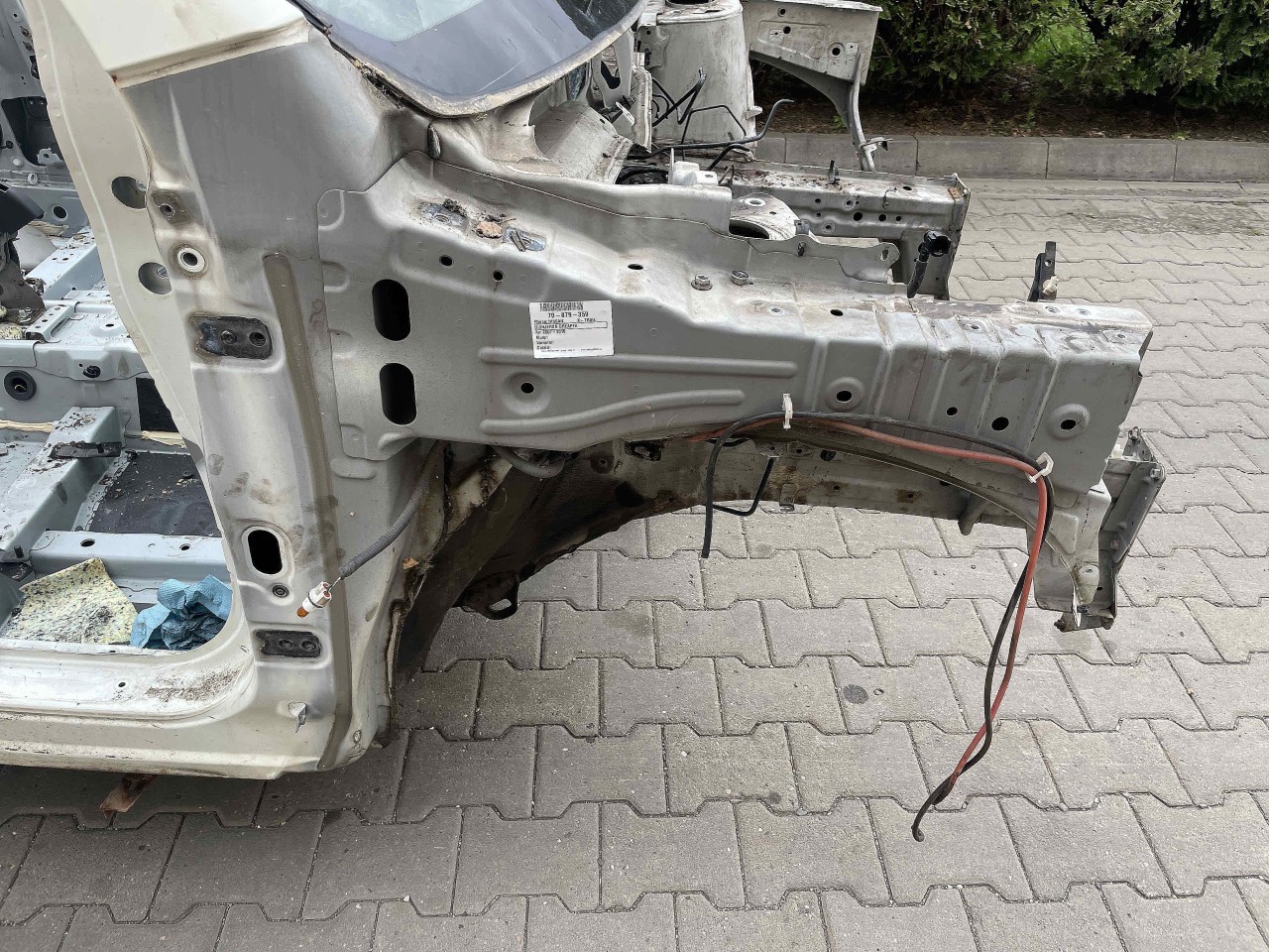 LONJERON DREAPTA NISSAN X-TRAIL X-TRAIL - - (2007 2010)