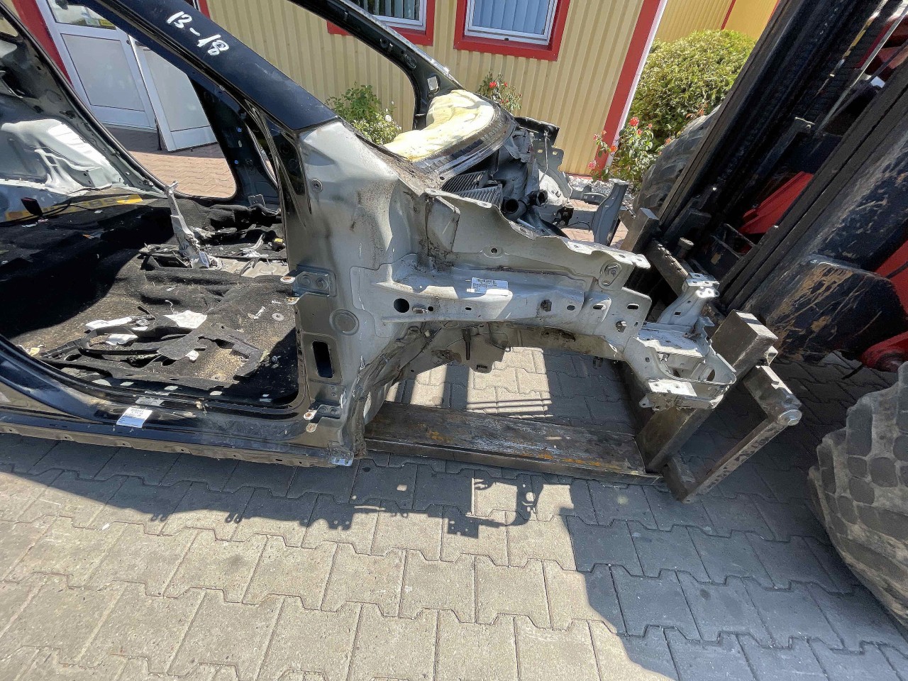 LONJERON DREAPTA PEUGEOT 2008 - - (2013 2018)