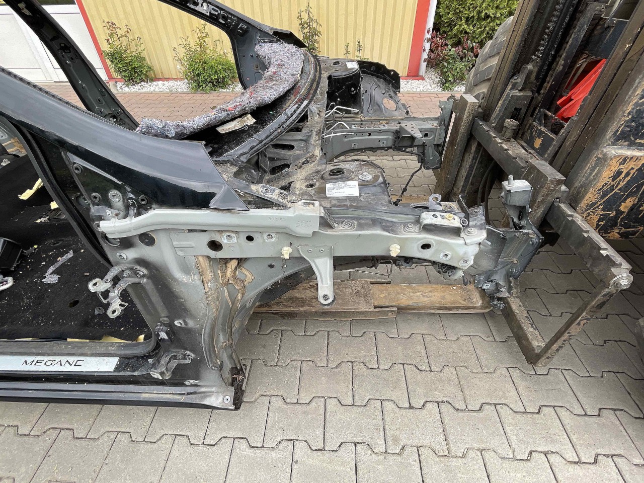 LONJERON DREAPTA RENAULT MEGANE MEGANE - - (2016 2020)