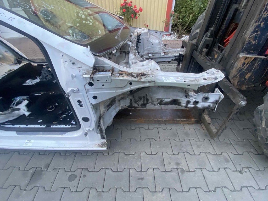 LONJERON DREAPTA SEAT LEON - - (2012 2016)