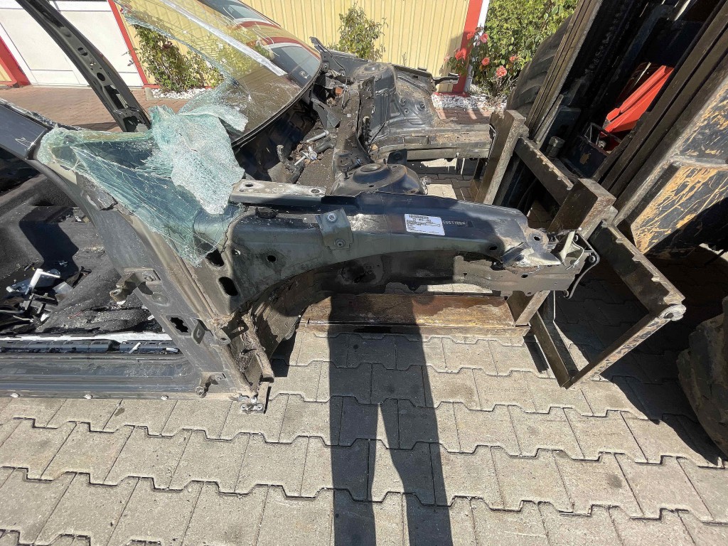 LONJERON DREAPTA VW PASSAT - - (2014 2019)