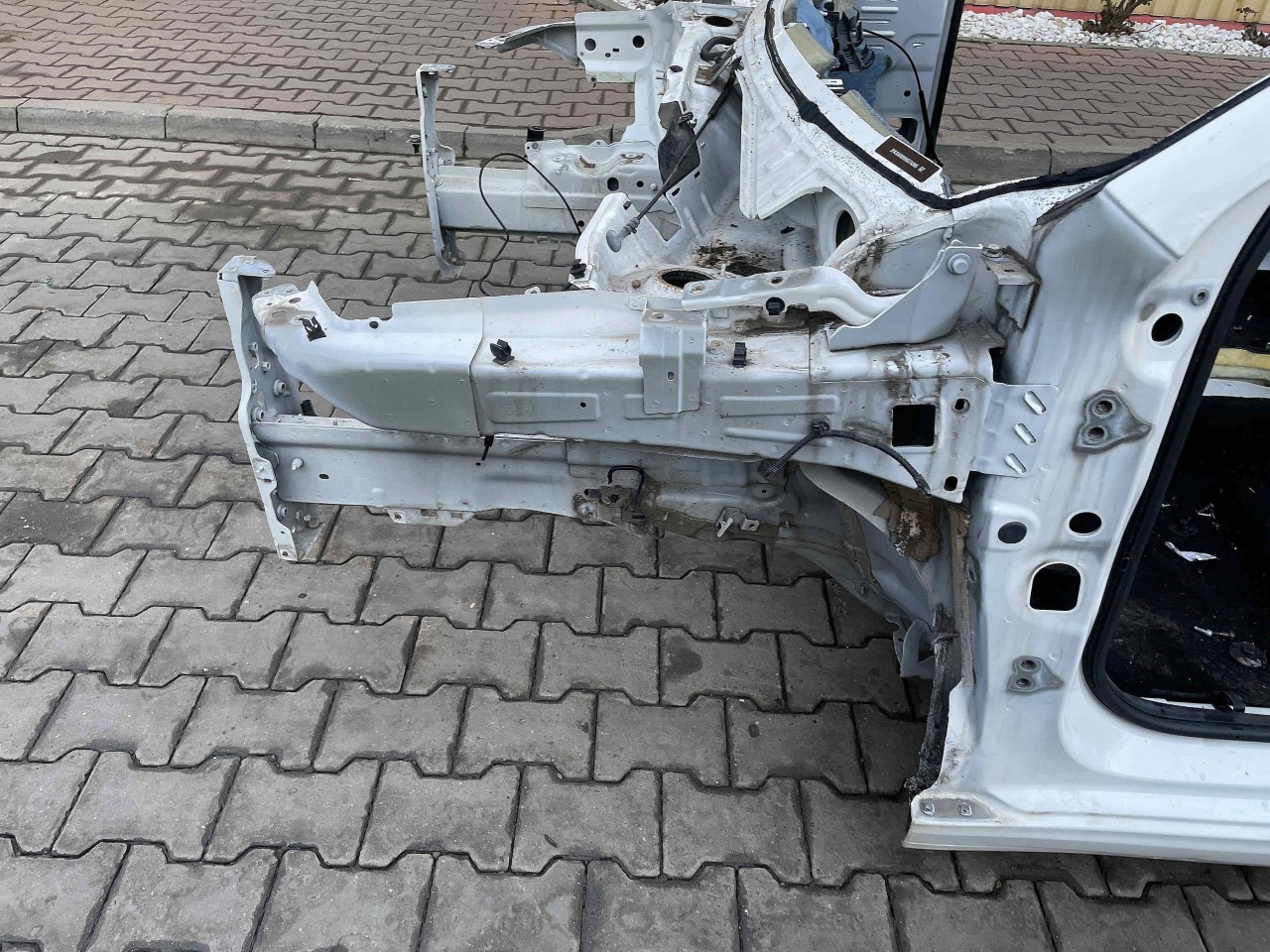 LONJERON STANGA FIAT TIPO - - (2015 2020)