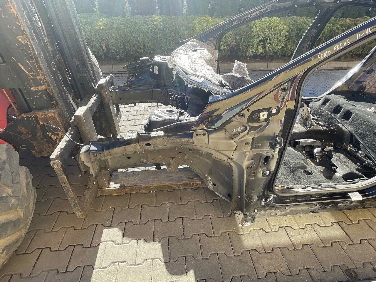 LONJERON STANGA FORD FOCUS - - (2011 2014)