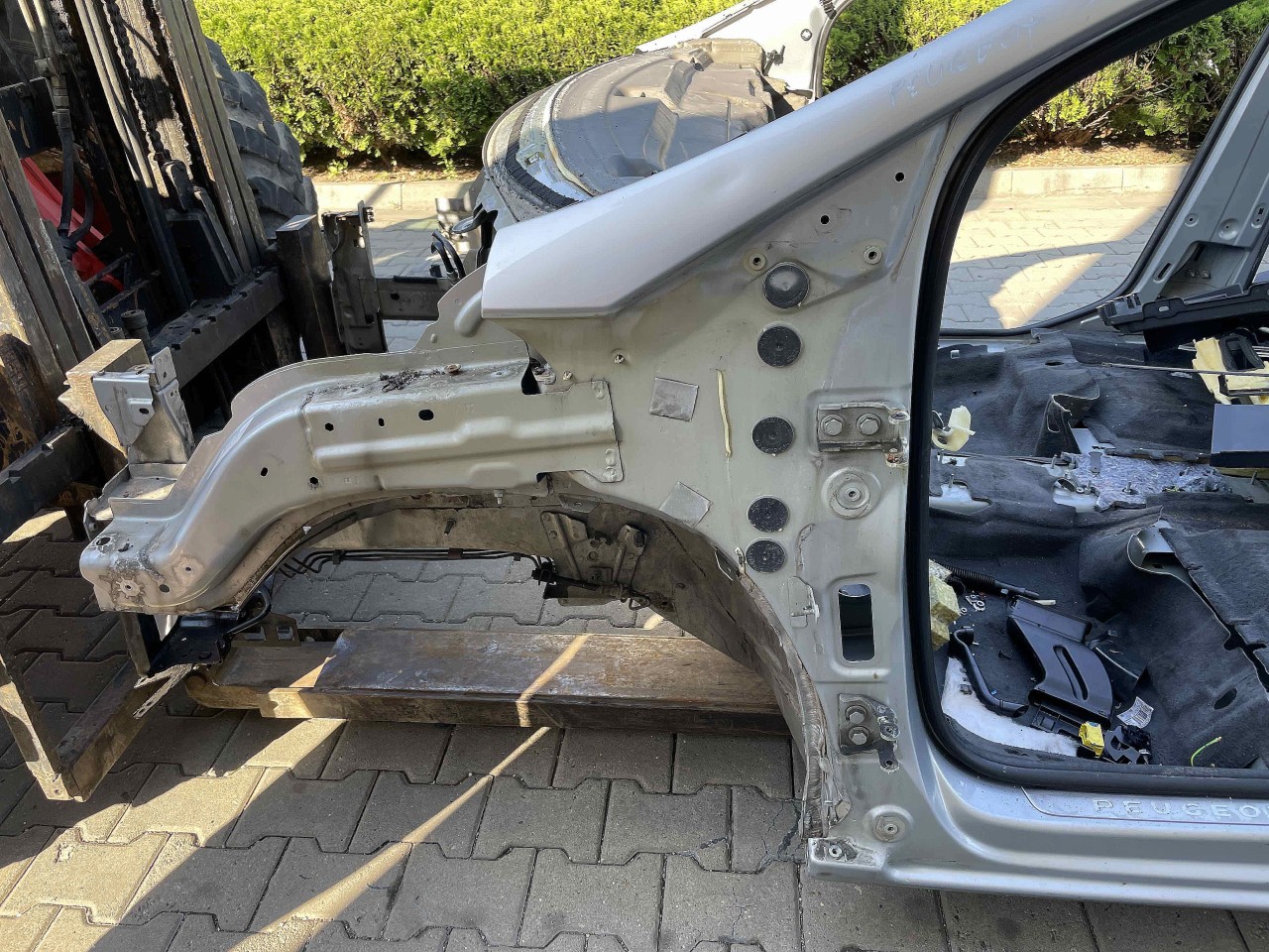 LONJERON STANGA PEUGEOT 3008 - - (2008 2013)
