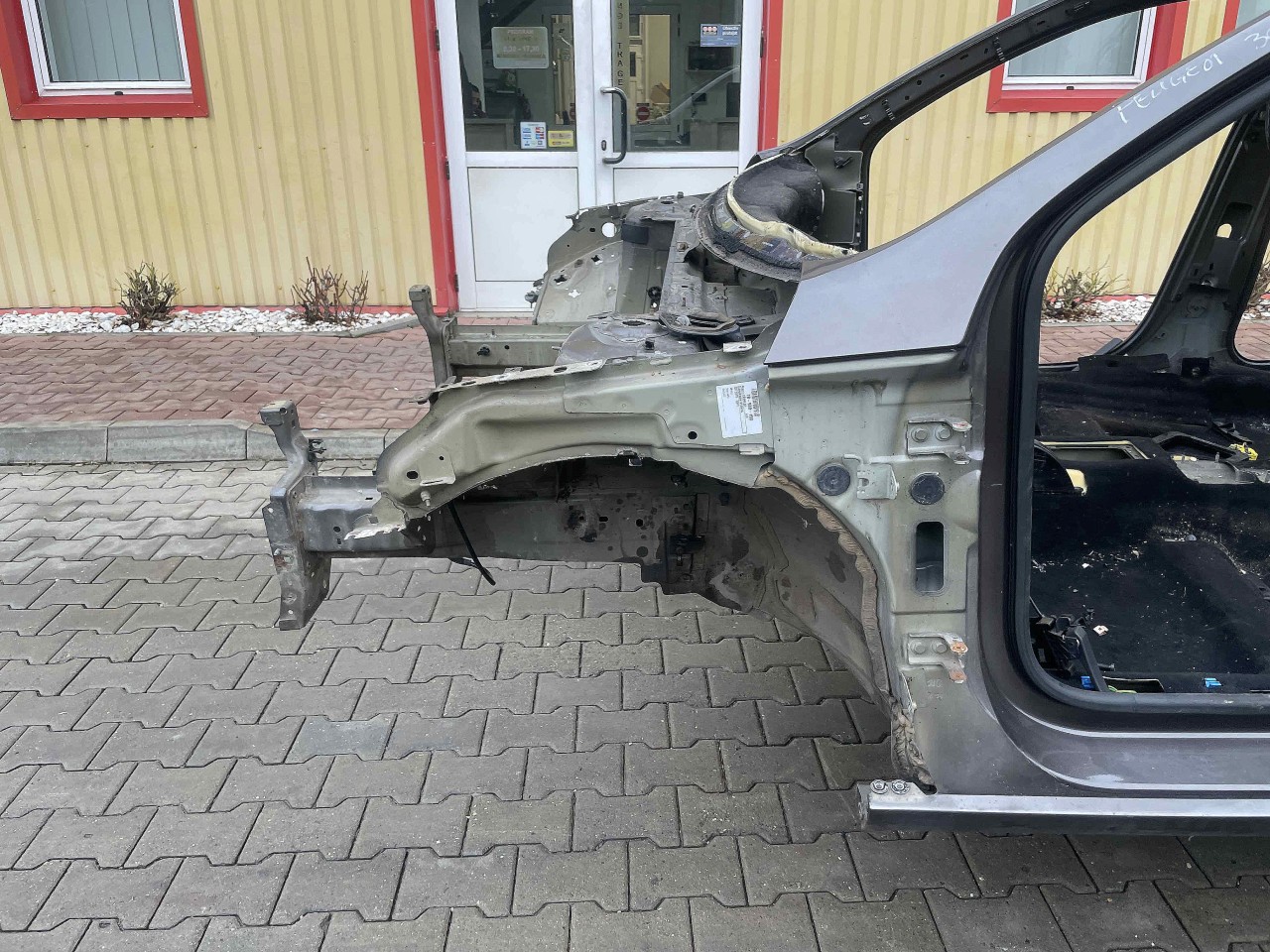 LONJERON STANGA PEUGEOT 308 - - (2013 2018)
