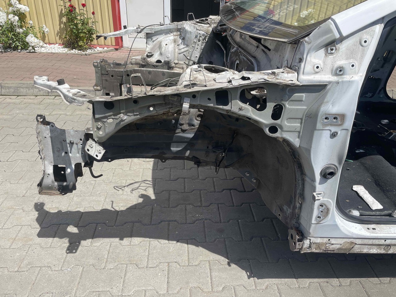 LONJERON STANGA TOYOTA AVENSIS - - (2012 2015)