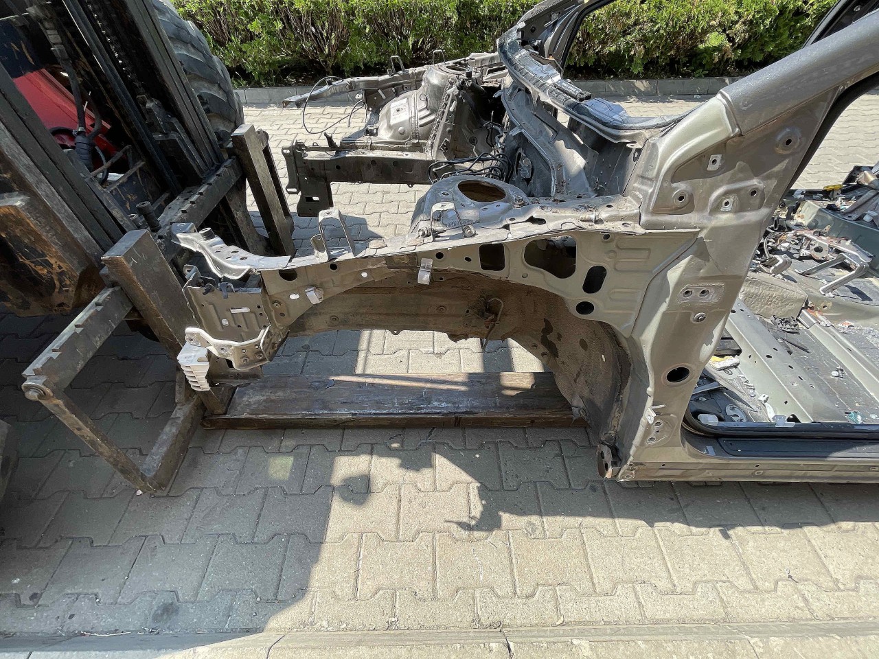 LONJERON STANGA TOYOTA AVENSIS - - (2015 2018)