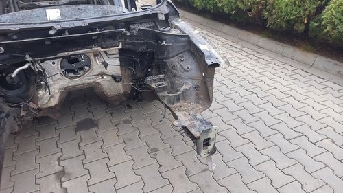 LONJERON STANGA VW PASSAT - - (2005 2010)
