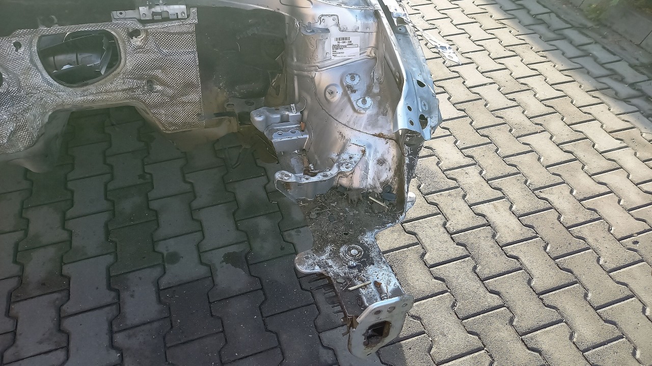 LONJERON STANGA VW PASSAT - - (2010 2014)