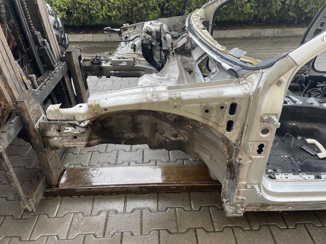 LONJERON STANGA VW PASSAT - - (2014 2019)