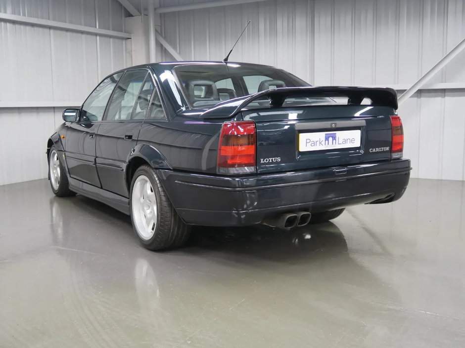 Lotus Carlton de vanzare