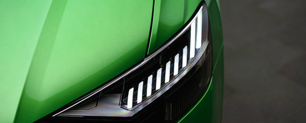 Lumea a facut coada la usa showroom-ului sa-l admire. El este unicul RS Q8 vopsit in Java Green