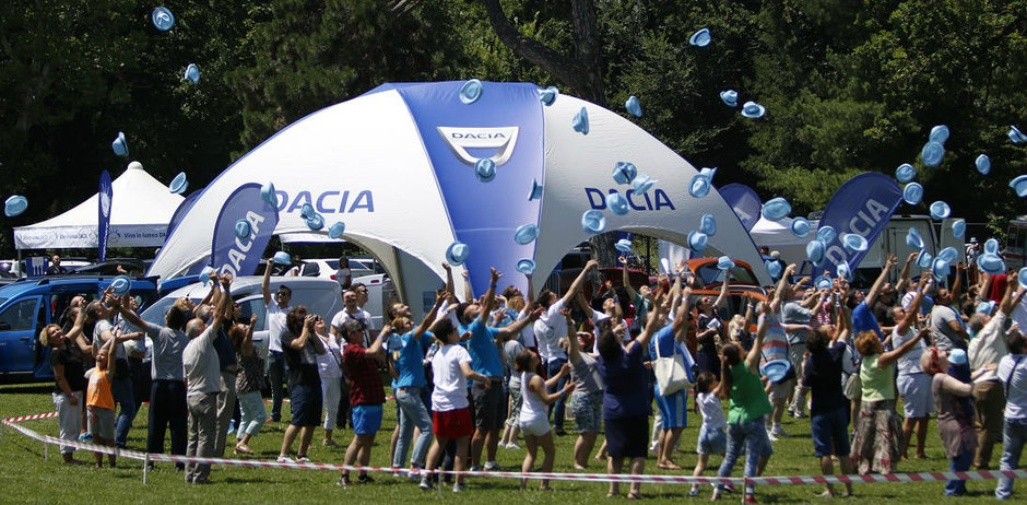 'Lumea Dacia', primul picnic dedicat posesorilor de automobile Dacia din Romania