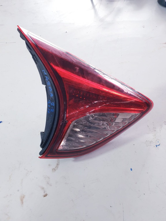Lumina ceata dreapta Mazda