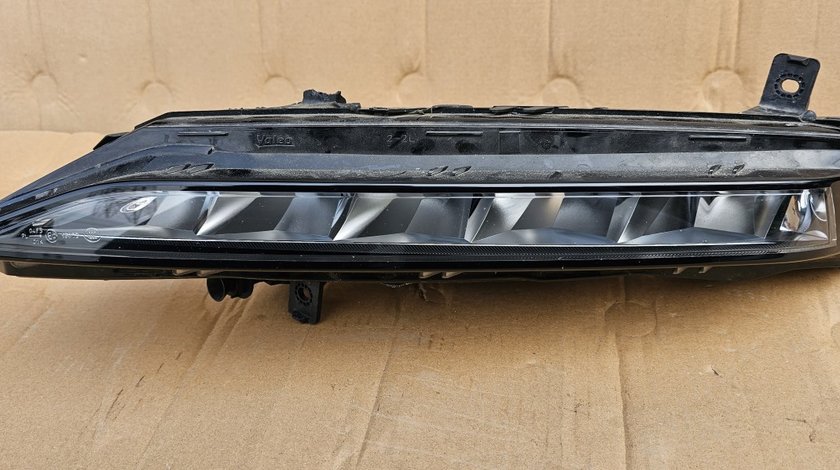 Lumina de zi / Proiector LED DRL Skoda Superb 3 Facelift 2019 2020 2021
