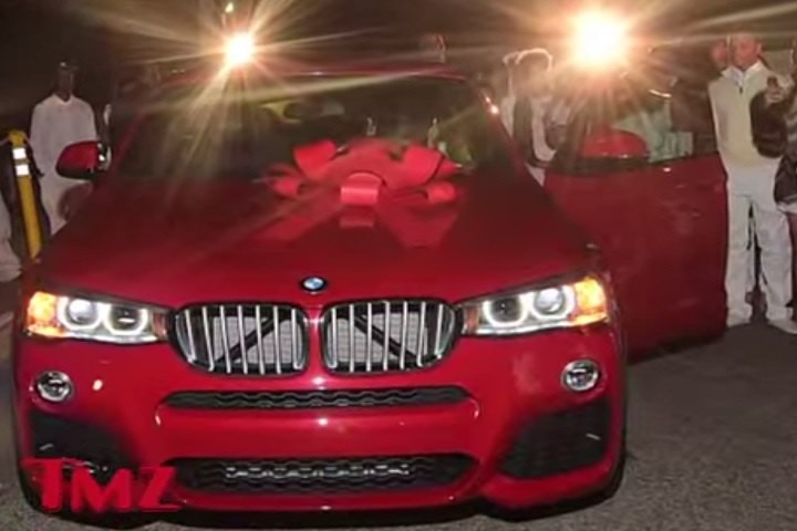 Lumini de pozitie america in semnalizari cu regalaj de intesitate a lumini