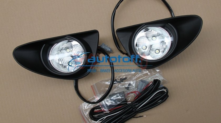 Lumini de zi cu LED Toyota Yaris (2012)