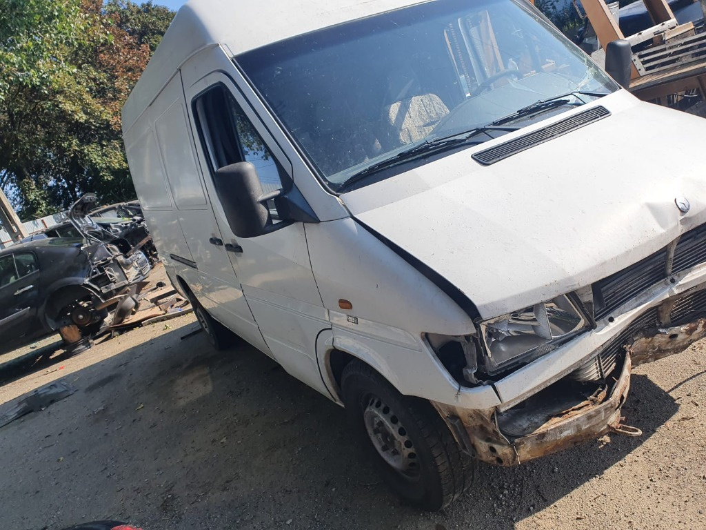 Lumini de zi Mercedes Sprinter W905 1998 212D 2.9 cdi