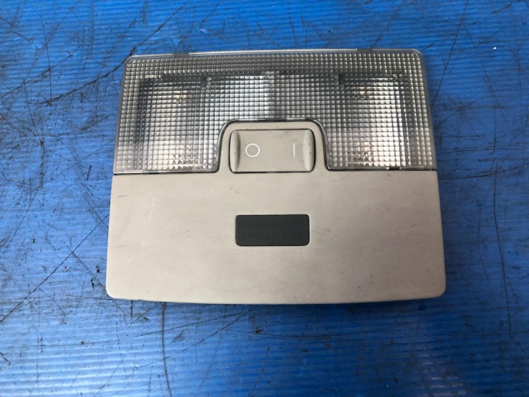 Lumini plafon audi a6 c5 4b0947105b